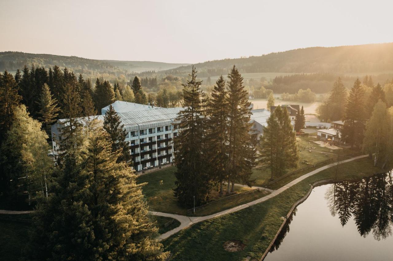 Orea Resort Devet Skal Vysocina Sněžné Dış mekan fotoğraf